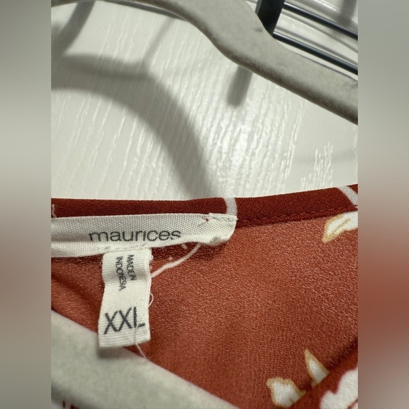 Maurice’s Short Sleeve Blouse Color Rust w/ white poppy flowers women’s XXL EUC - Picture 6 of 16